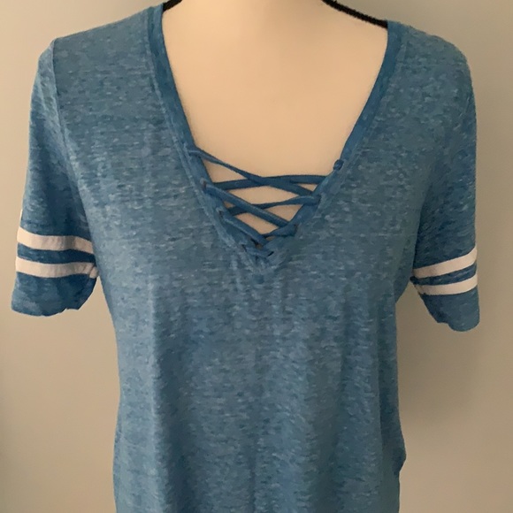 Sporty tee - Picture 3 of 5